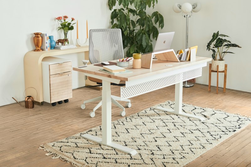 smart integrated height-adjustable desk.jpg